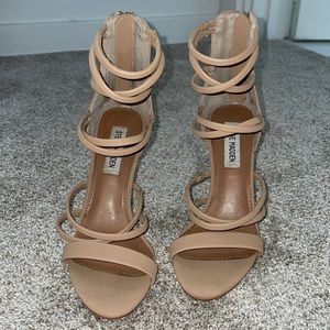 6 size Heels. Steven Madden